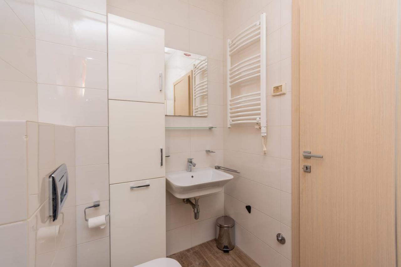 City Compass Apartment With Garage Space Podgorica Exterior photo